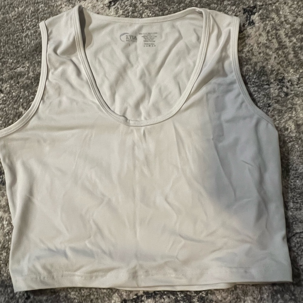 Zyia crop tank